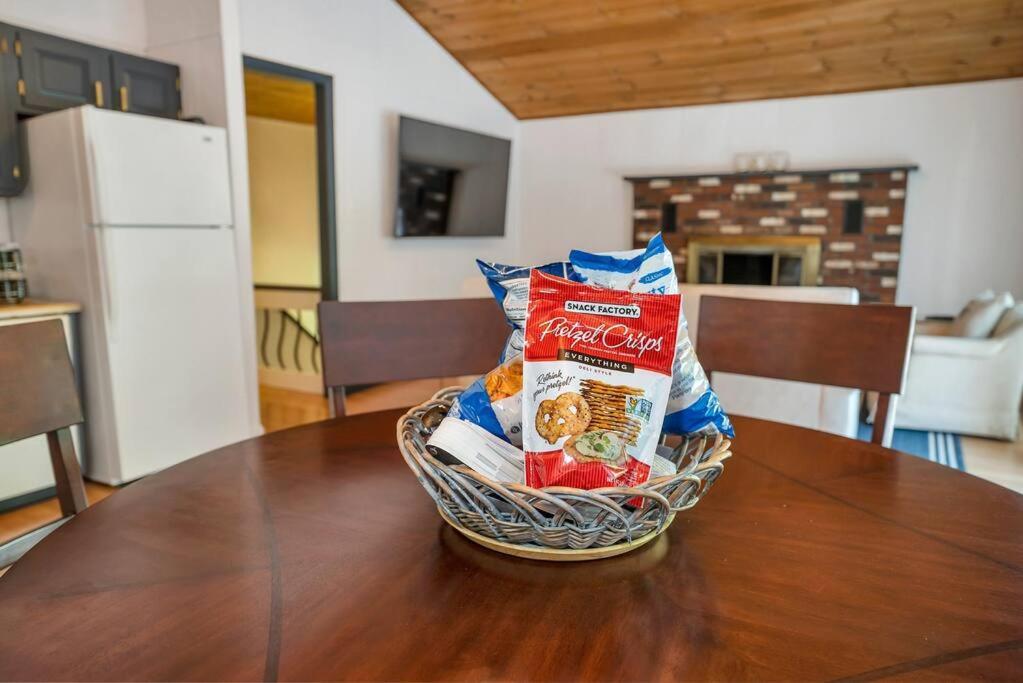 Gunstock & Lakes Region Year Round Chalet غيلفورد المظهر الخارجي الصورة