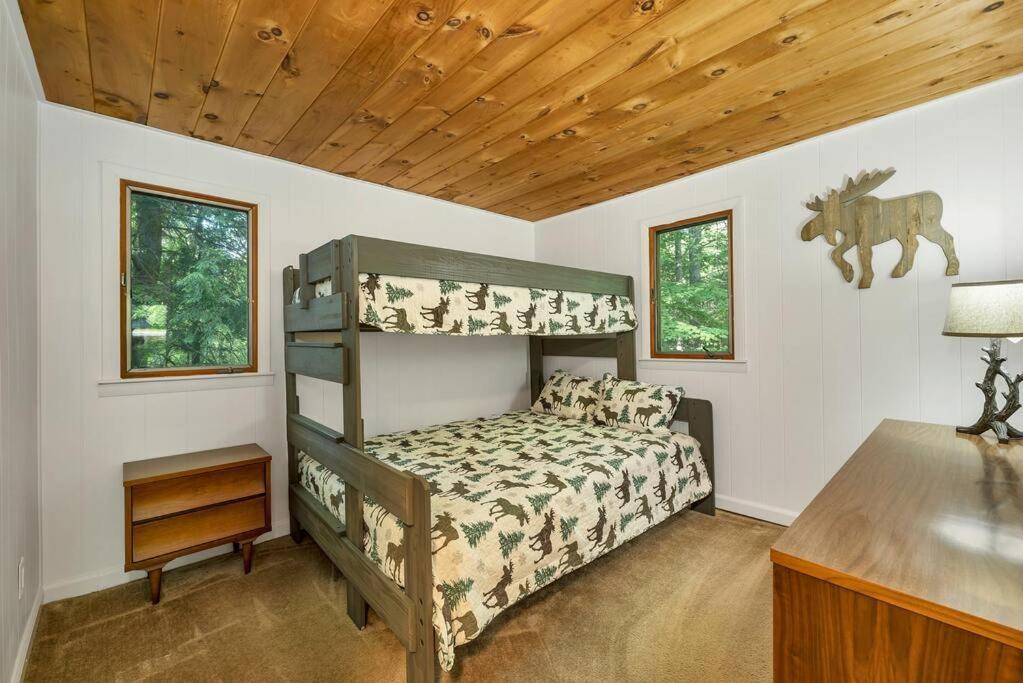 Gunstock & Lakes Region Year Round Chalet غيلفورد المظهر الخارجي الصورة